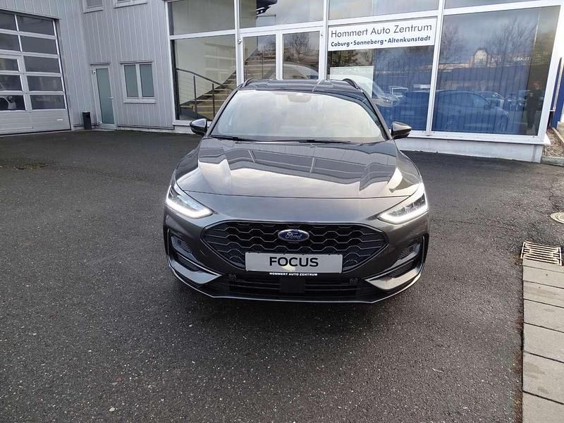 Neu Ford Focus ST-Line X 155 PS (114 kW) 2025 Magneticgrau (metallic) Kombi