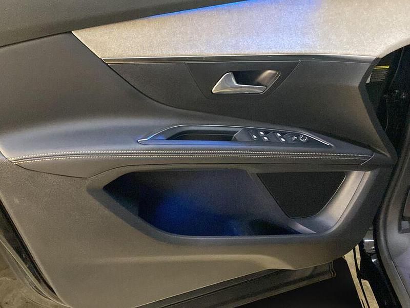 Gebraucht Peugeot 5008 GT 131 PS (96 kW) 2024 Schwarz schwarz (metallic) Van / Kleinbus