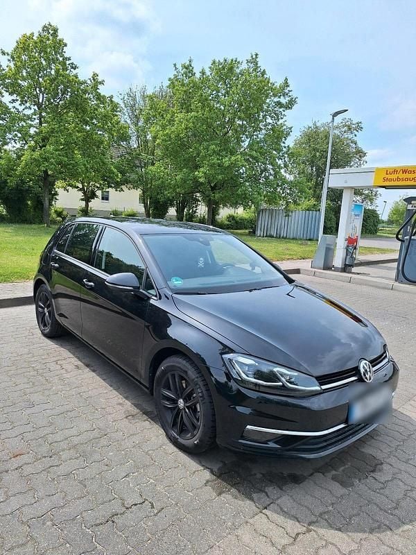 Gebraucht VW Golf VII Comfortline 150 PS (110 kW) 2019 Schwarz Limousine
