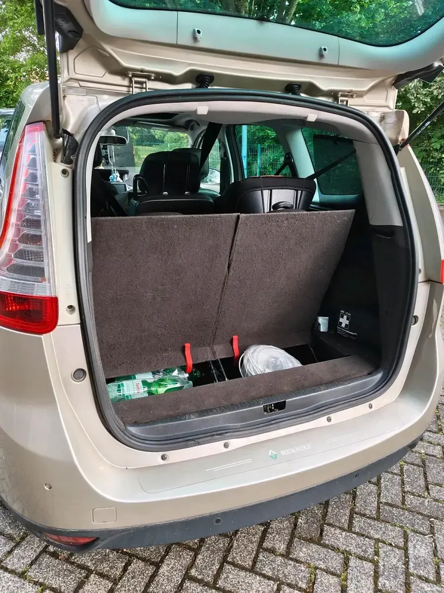 Gebraucht Renault Scénic III 140 PS (102 kW) 2011 Braun Van / Kleinbus