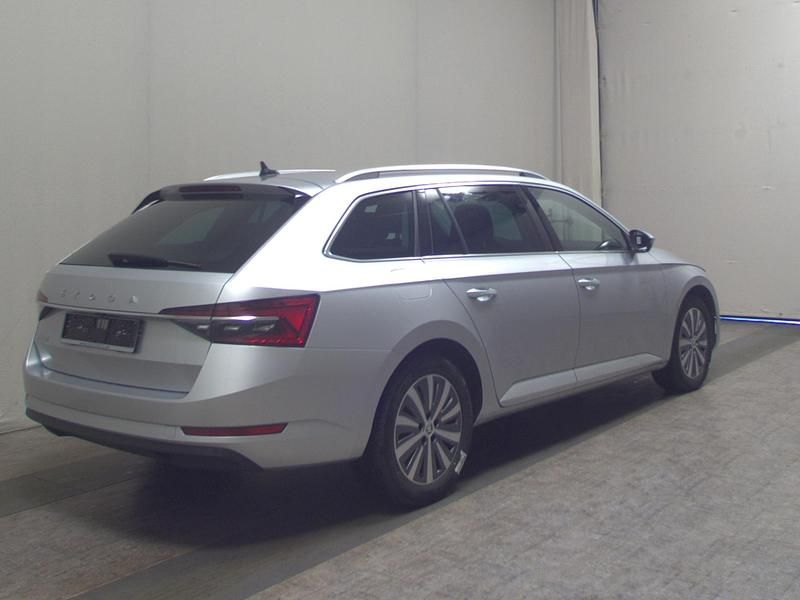 Gebraucht Skoda Superb Style 150 PS (110 kW) 2022 Silber Kombi