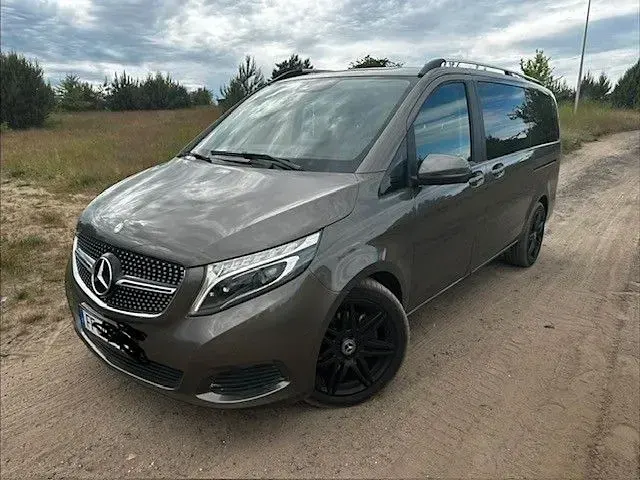 Gebraucht Mercedes V250 AMG 190 PS (139 kW) 2016 Braun Van / Kleinbus