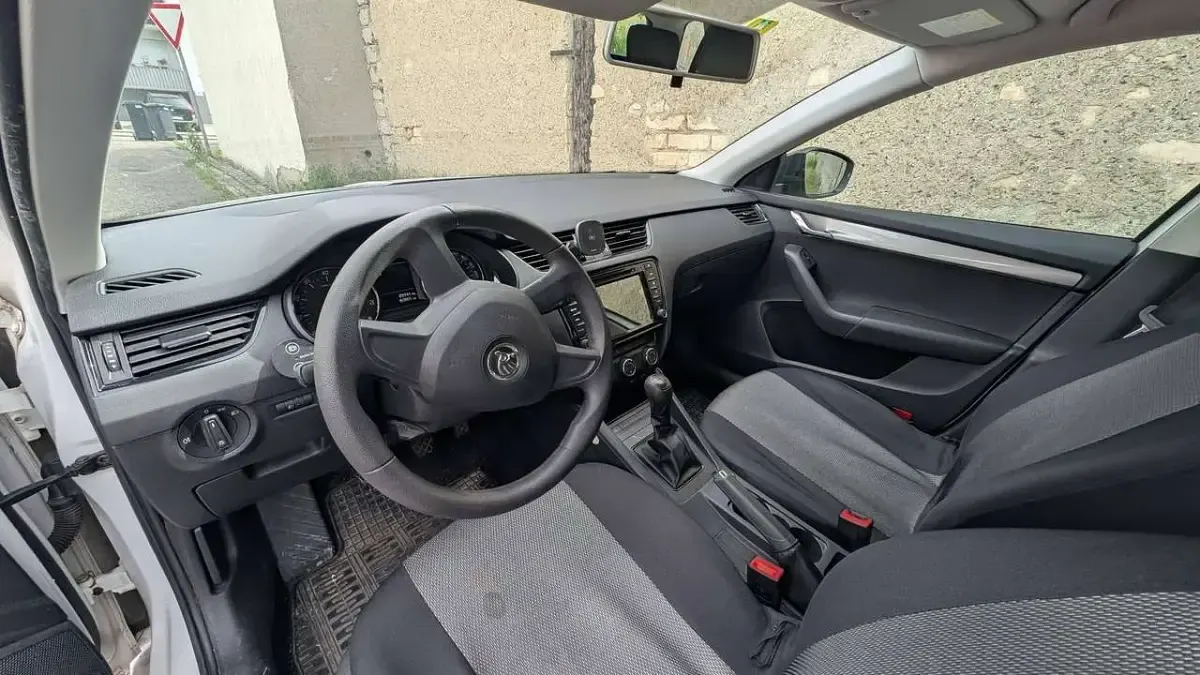 Gebraucht Skoda Octavia Active 86 PS (63 kW) 2014 Weiß Kombi