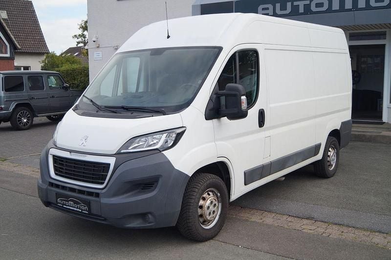 Weiß Gebraucht 2017 Peugeot Boxer Avantage Van | 14.890 € (Fairer Preis) - Bild 1/4