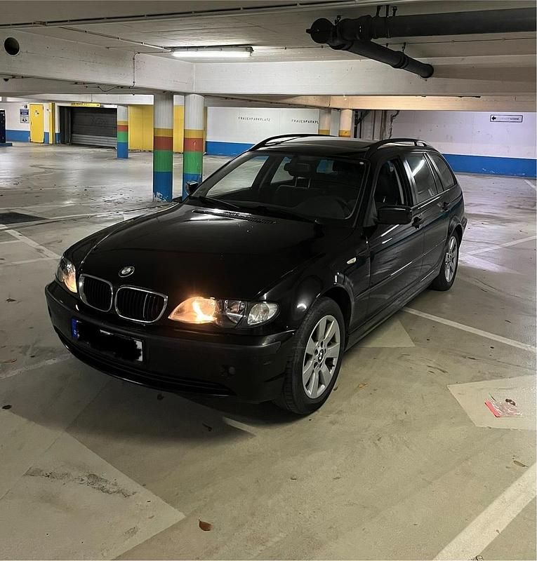 Schwarz Gebraucht 2005 BMW 318 Kombi | 2.300 € (Fairer Preis) - Bild 1/4