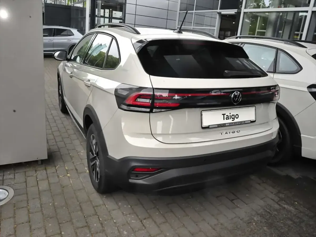 Neu VW Taigo 95 PS (69 kW) 2026 Grau SUV