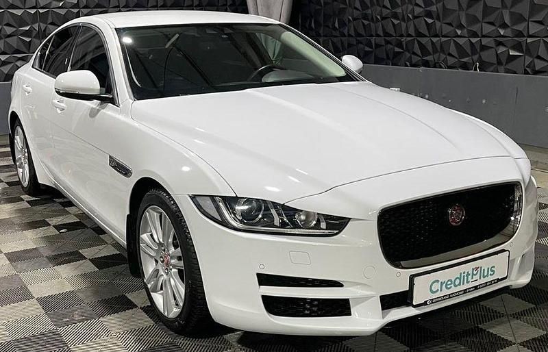 Gebraucht Jaguar XE Pure 163 PS (119 kW) 2018 Weiß Limousine