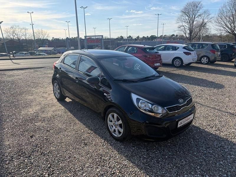Gebraucht Kia Rio Edition 7 86 PS (63 kW) 2014 Schwarz Limousine