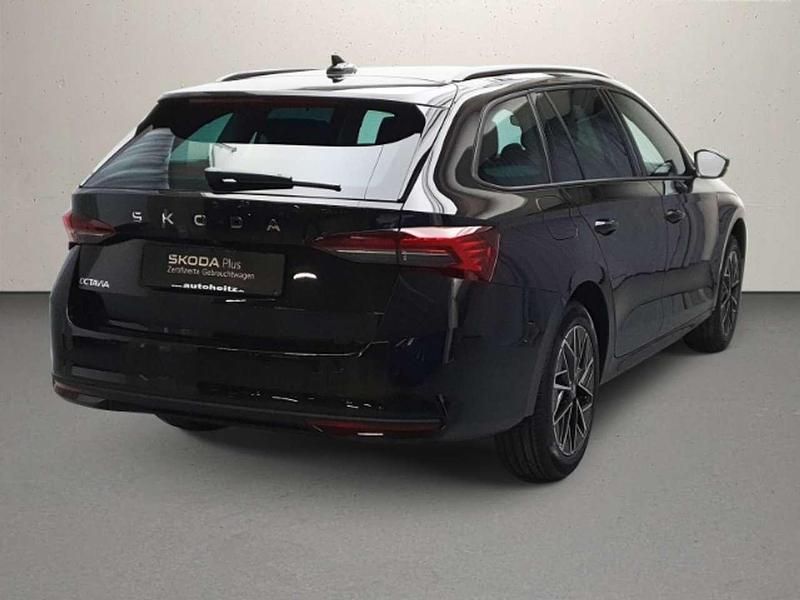 Neu Skoda Octavia 116 PS (85 kW) 2025 Schwarzmagic perleffekt Kombi