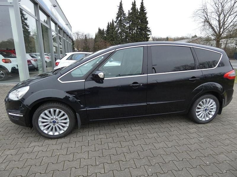 Gebraucht Ford S-MAX Titanium 140 PS (102 kW) 2015 Schwarz Van / Kleinbus
