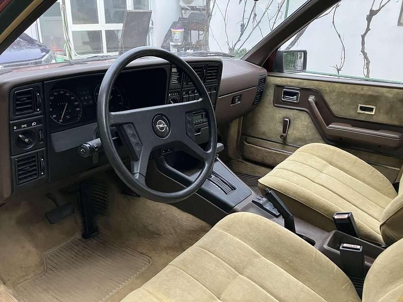 Gebraucht Opel Senator 116 PS (85 kW) 1983 Rot Limousine