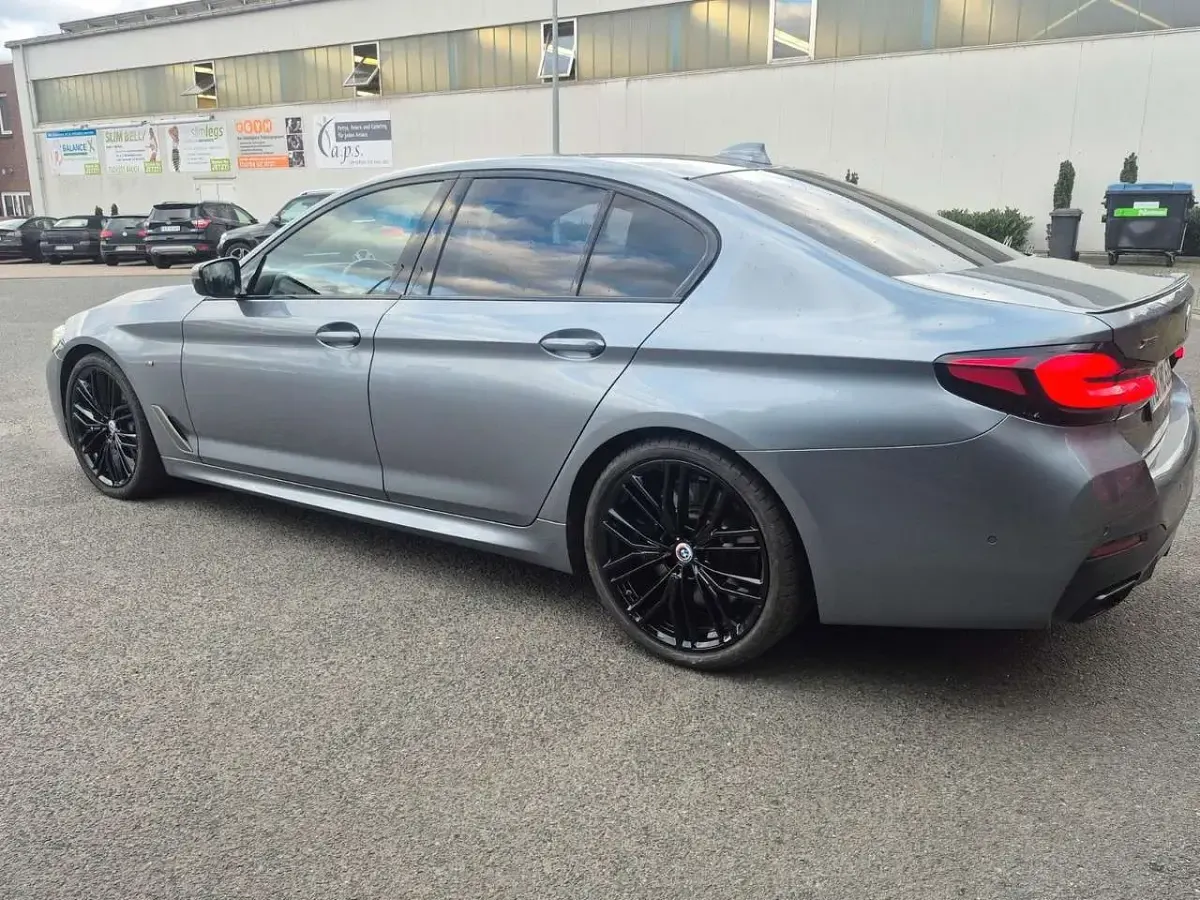 Gebraucht BMW 550 Performance 530 PS (389 kW) 2020 Bluestone Limousine