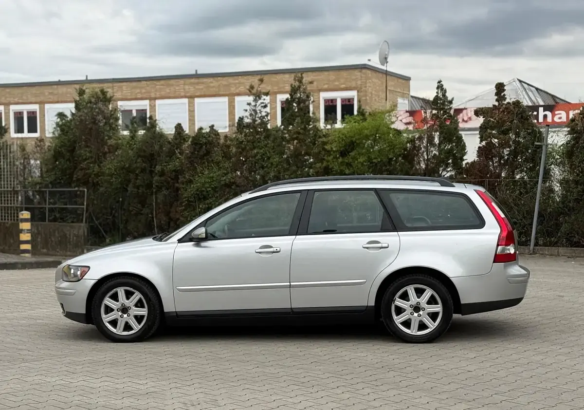 Second-hand Volvo V50 140 CP (102 kW) 2008 Argintiu Break