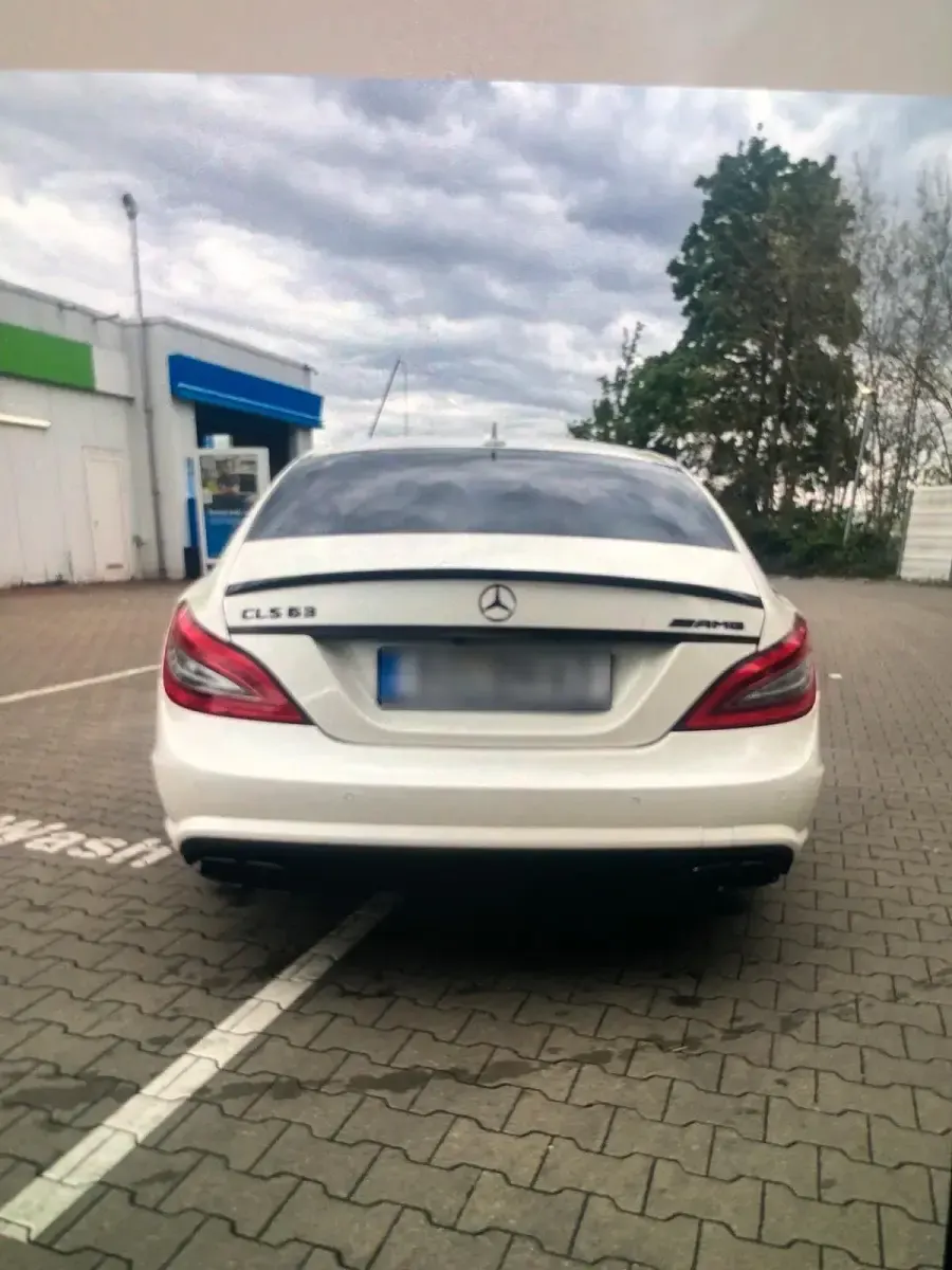 Gebraucht Mercedes CLS63 AMG AMG 408 PS (300 kW) 2011 Weiß Limousine