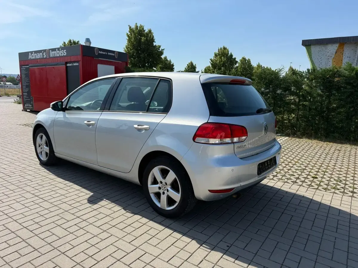 Gebraucht VW Golf VI Comfortline 105 PS (77 kW) 2010 Silber Kleinwagen