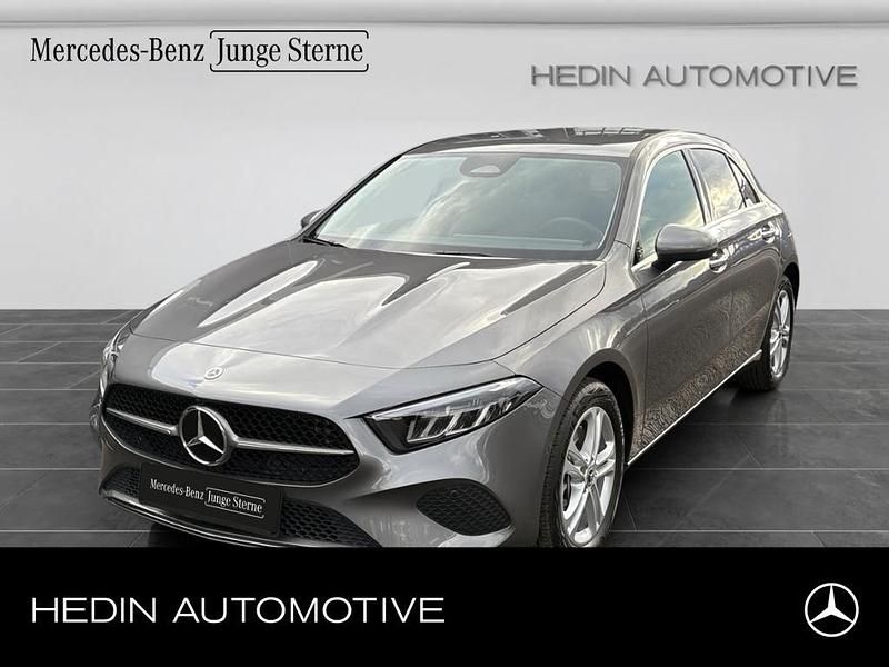 Grau Gebraucht 2025 Mercedes A250 Progressive Limousine | 32.990 € (Fairer Preis) - Bild 1/4