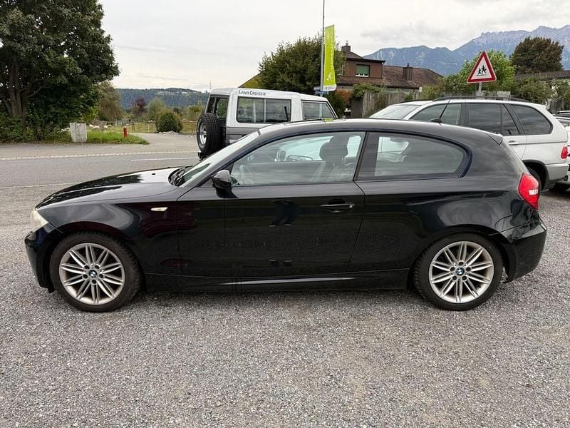 Gebraucht BMW 130 265 PS (194 kW) 2007 Schwarz Kleinwagen
