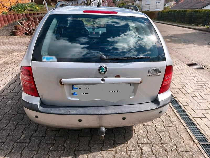 Gebraucht Skoda Octavia 90 PS (66 kW) 2001 Grau Kombi