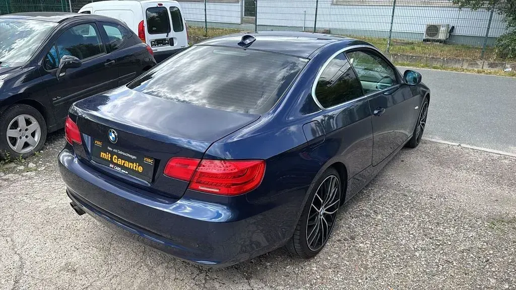 Gebraucht BMW 325 Cabriolet 218 PS (160 kW) 2012 Blau Cabrio