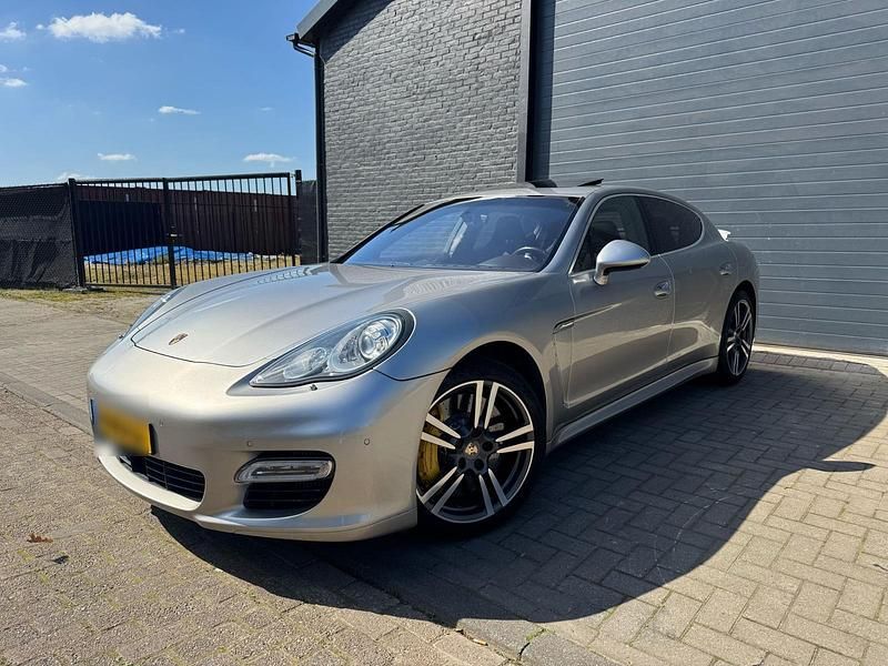 Grau Gebraucht 2012 Porsche Panamera Turbo S Limousine | 34.995 € (Guter Preis) - Bild 1/4