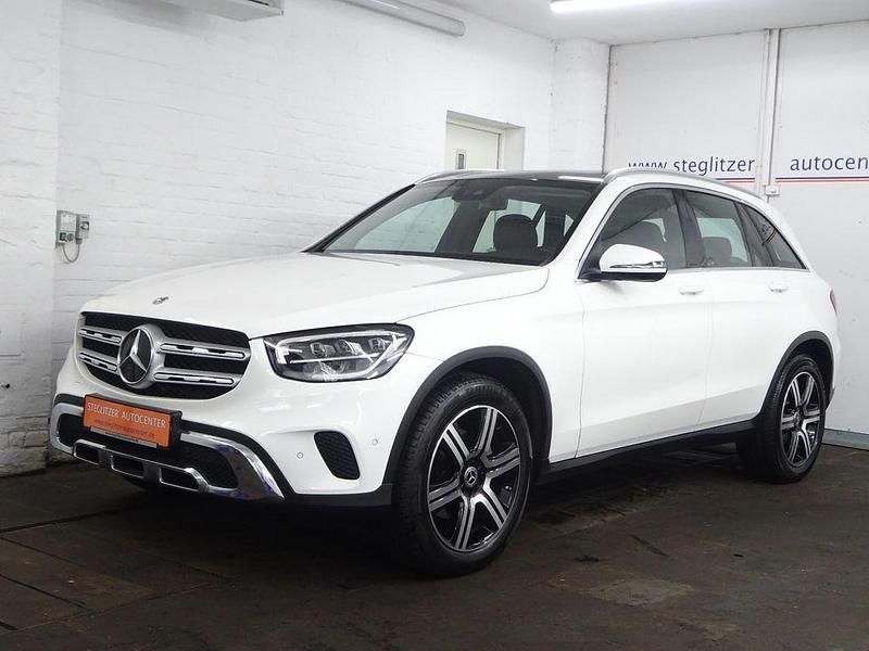 Weiß Gebraucht 2022 Mercedes GLC200 SUV | 37.900 € (Superpreis) - Bild 1/4