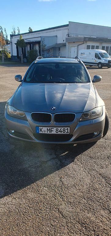 Gebraucht BMW 320 170 PS (125 kW) 2009 Grau Kombi