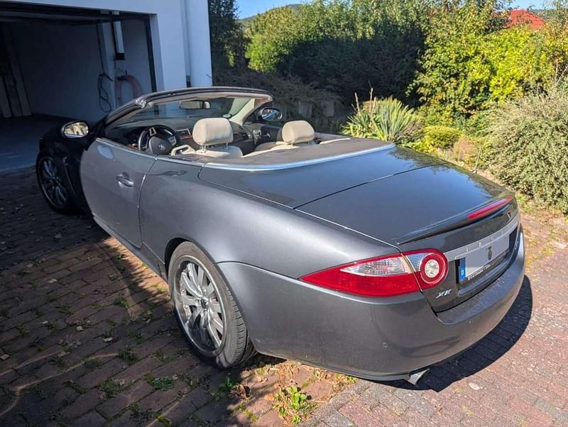 Gebraucht Jaguar XK 298 PS (219 kW) 2008 Grau Cabrio