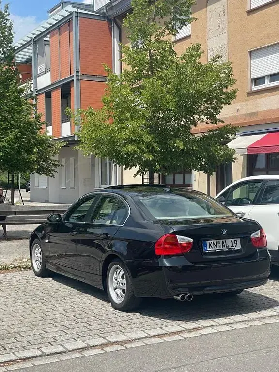 Używany BMW 325 Sport Line 218 KM (160 kW) 2006 Czarny Sedan/Limuzyna
