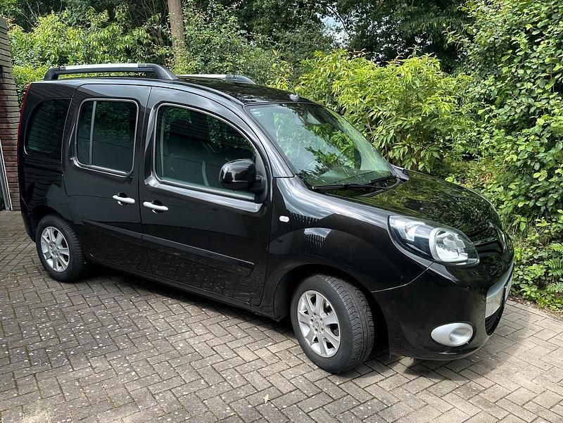 Schwarz Gebraucht 2014 Renault Kangoo Luxe Van / Kleinbus | 7.300 € (Fairer Preis) - Bild 1/4