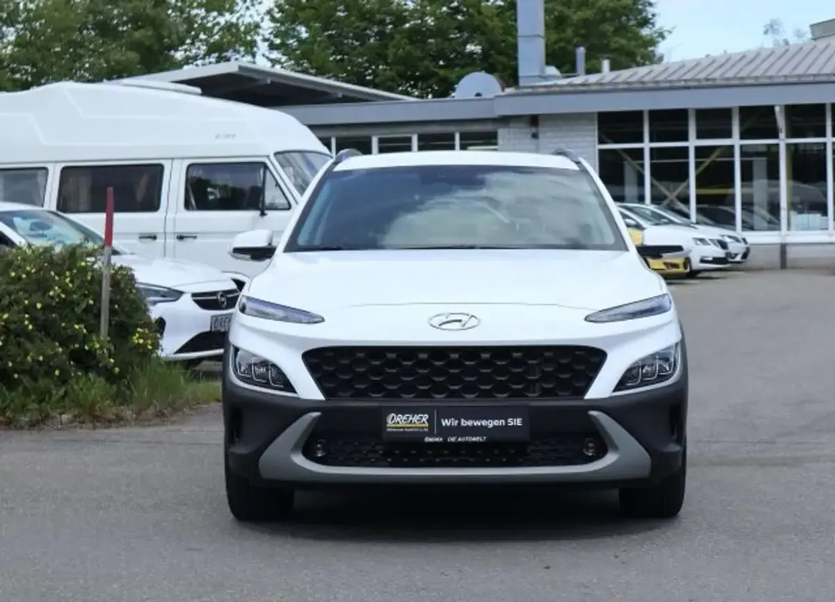 Gebraucht Hyundai Kona Pure 120 PS (88 kW) 2021 Atlas white SUV