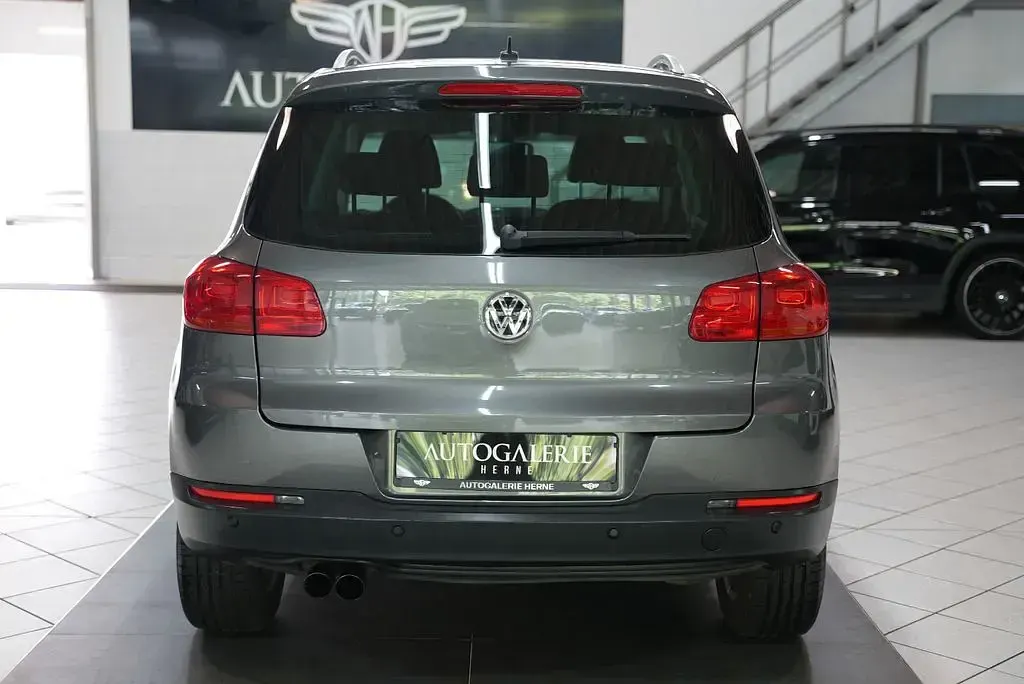 Gebraucht VW Tiguan Sportline 140 PS (102 kW) 2013 Grau SUV