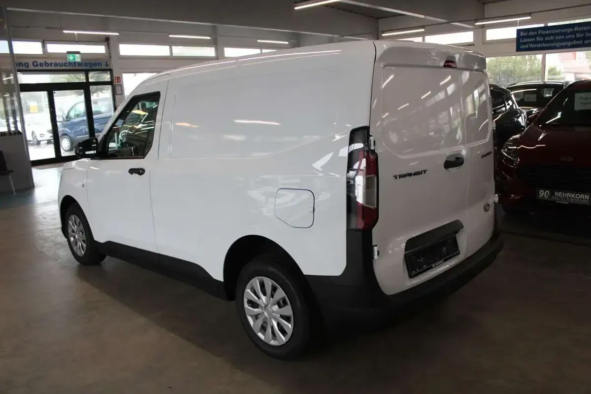Ny Ford Transit Trend 101 HK (74 kW) 2025 Hvid Sedan