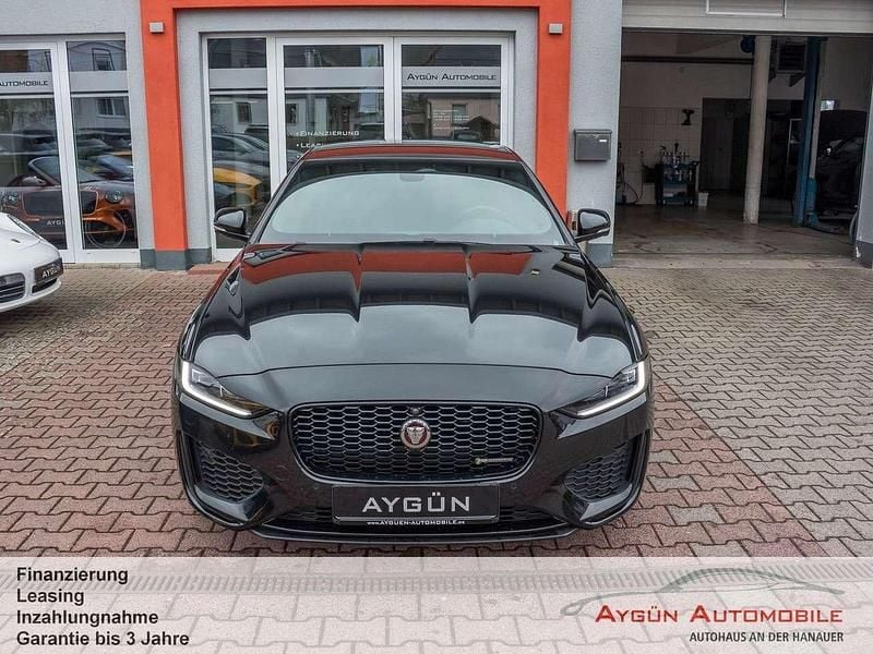 Gebraucht Jaguar XE R-Dynamic 250 PS (183 kW) 2021 Santorini black Limousine