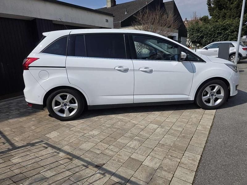 Gebraucht Ford Grand C-Max Titanium 150 PS (110 kW) 2016 Frostweiß Van / Kleinbus