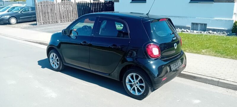 Gebraucht Smart ForFour Passion 90 PS (66 kW) 2015 Schwarz Kleinwagen