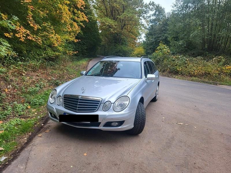 Gebraucht 2007 Mercedes E220 Kombi | 5.900 € (Etwas zu teuer) - Bild 1/4