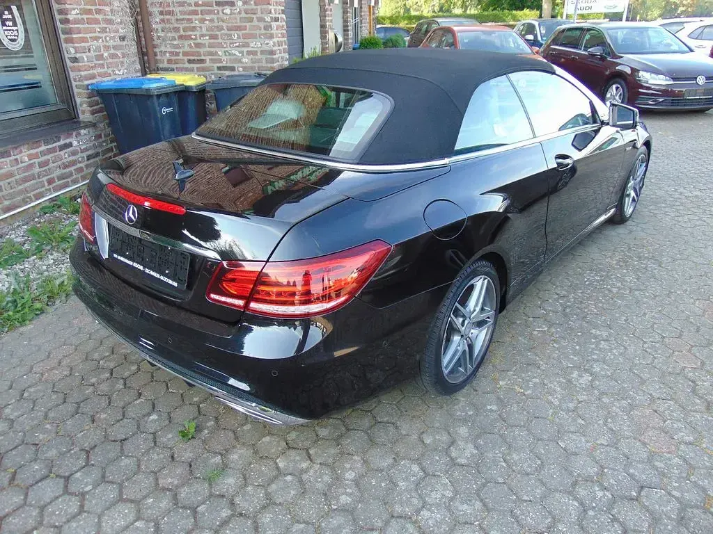 Gebraucht Mercedes E200 AMG 184 PS (135 kW) 2015 Schwarz Cabrio