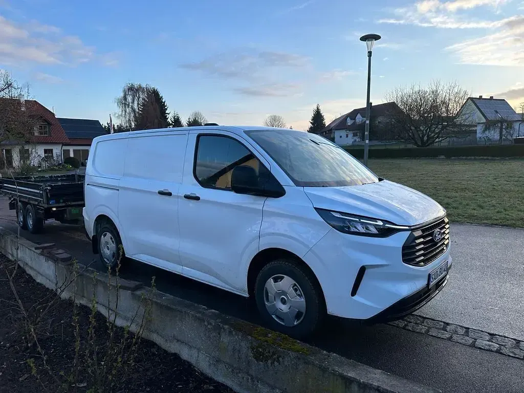 Usata Ford Transit Custom 136 CV (100 kW) 2024 Bianco Monovolume