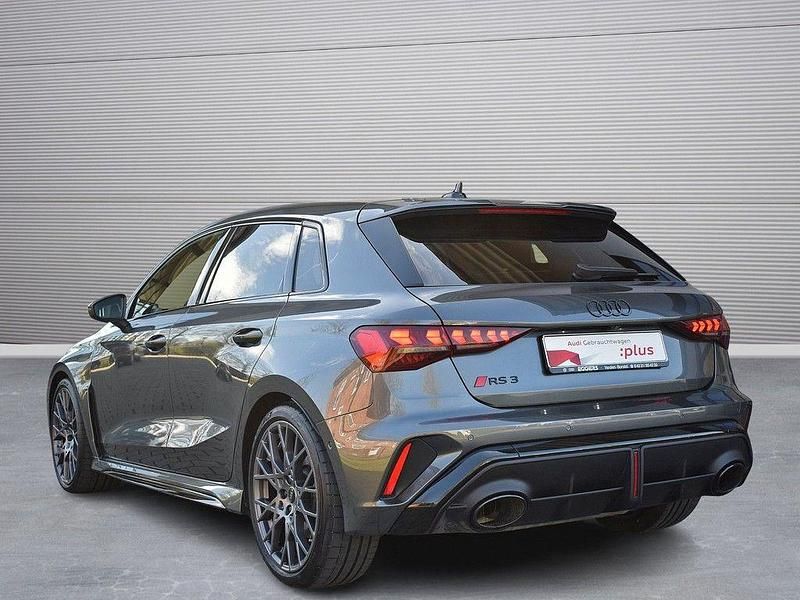 Gebraucht Audi RS3 Sport 400 PS (294 kW) 2025 Grau Limousine