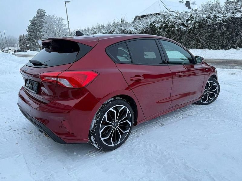 Gebraucht Ford Focus ST-Line 182 PS (133 kW) 2019 Rot Limousine
