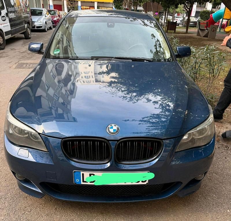 Blau Gebraucht 2006 BMW 523 Limousine | 4.499 € (Fairer Preis) - Bild 1/4