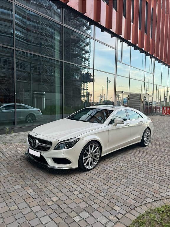 Weiß Gebraucht 2014 Mercedes CLS400 Limousine | 27.900 € (Teuer) - Bild 1/4