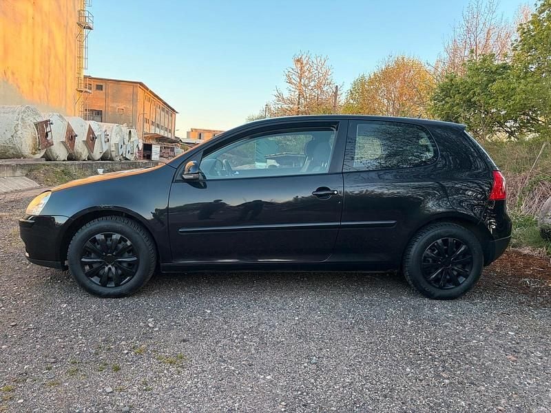 Second-hand VW Golf V 80 CP (58 kW) 2007 Negru Hatchback