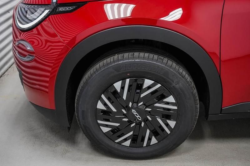 Neu Fiat 600 2025 Passione rot metallic () SUV