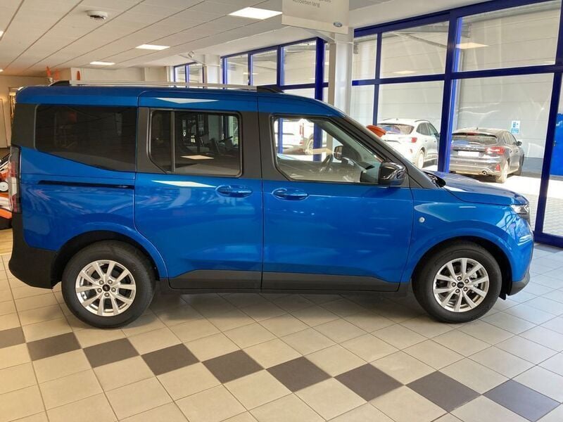 Neu Ford Tourneo Courier Titanium 125 PS (91 kW) 2025 Blau Van / Kleinbus