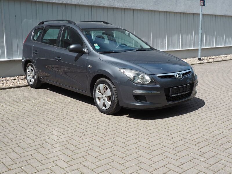 Grau Gebraucht 2009 Hyundai i30 Edition+ Kombi | 2.290 € (Guter Preis) - Bild 1/4