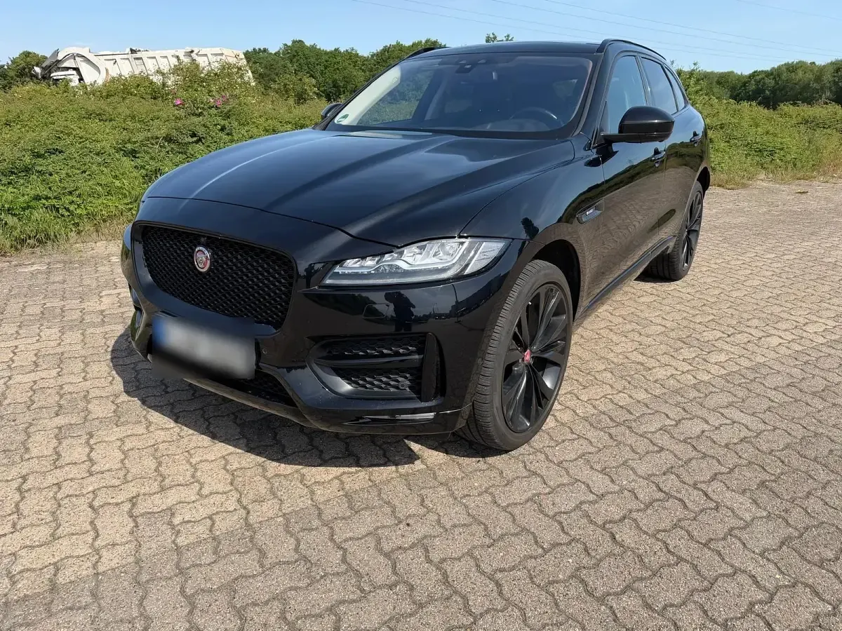 Gebraucht Jaguar F-Pace 300 PS (220 kW) 2016 Schwarz SUV