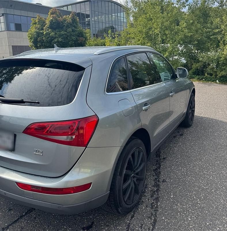 Grau Gebraucht 2011 Audi Q5 SUV | 8.500 € (Superpreis) - Bild 1/4