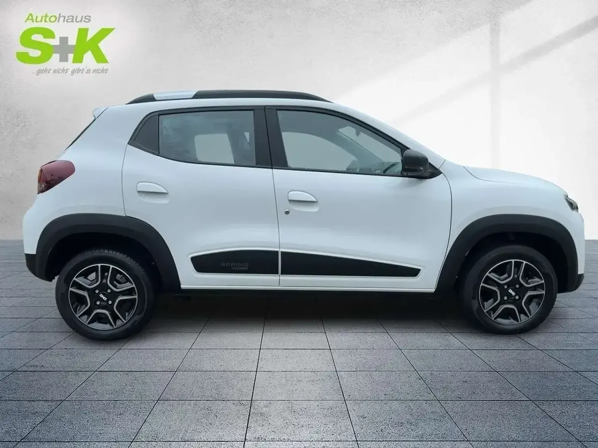 Usado Dacia Spring Essentiel 33 kW (45 CV) 2023 Blanco Utilitario