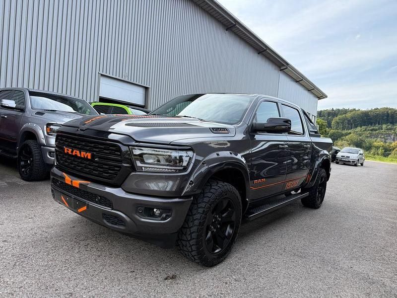 Grau Gebraucht 2022 Dodge Ram Abholung | 49.900 € (Fairer Preis) - Bild 1/4